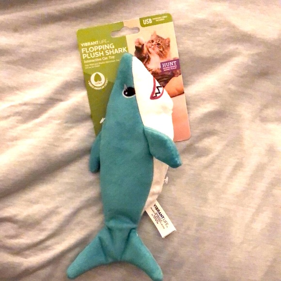 🐟HOST PICK🎣 Flopping shark Cat toy - Picture 1 of 5